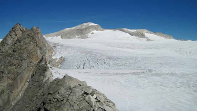 Der Adamello-Gletscherkomplex schmilzt dramatisch schnell. (Bild: Wikimedia Commons/SPIW/(CC BY-SA 4.0) )