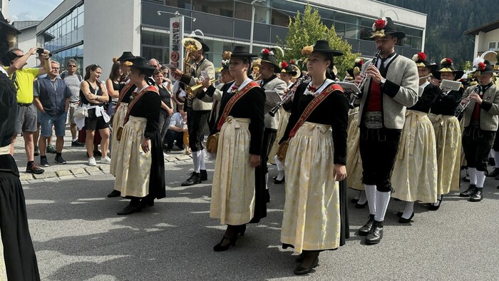 Alle waren während des Festumzuges konzentriert bei der Sache.