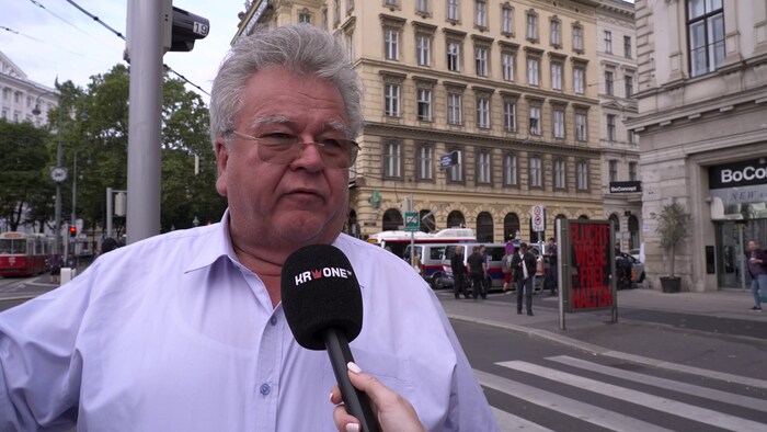 Ein Wiener Wutbürger verwickelte sich in einen Streit mit Aktivisten.