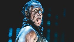 Till Lindemann schockt mit ersten Sequenzen aus dem Clip zum neuen Song „Zunge“. (Bild: Francesco Castaldo / Zuma / picturedesk.com)