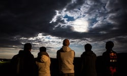 Nachtwanderung: Wie so oft leuchtete im lichtunverschmutzten Martinsberg im Waldviertel der Mond ...