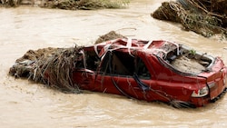 Bei heftigen Regenfällen in Spanien sind mindestens drei Menschen ums Leben gekommen. Weitere werden noch vermisst. (Bild: AFP)