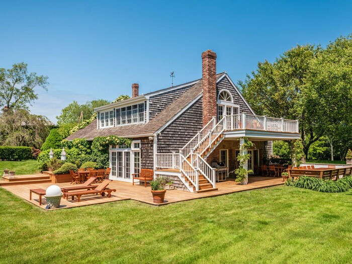 Die Villa im Farmhaus-Stil allein hat eine Wohnfläche von 520 Quadratmetern, die es zu schützen ...