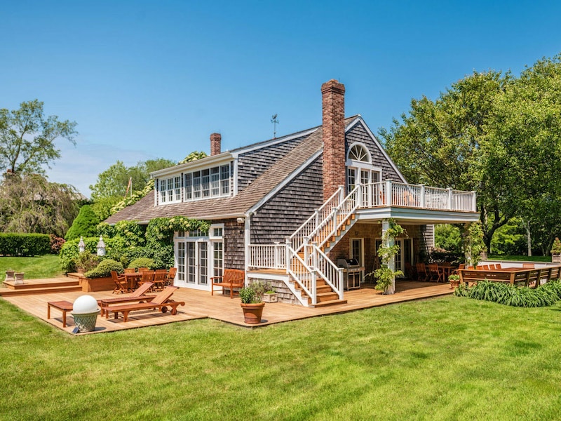 Die Villa im Farmhaus-Stil allein hat eine Wohnfläche von 520 Quadratmetern, die es zu schützen gilt. (Bild: www.PPS.at)