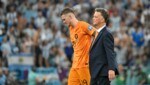 Wurden Wout Weghorst (l.) und Louis Van Gaal (r.) etwa um den Titel betrogen? (Bild: APA/AFP/Alberto PIZZOLI)