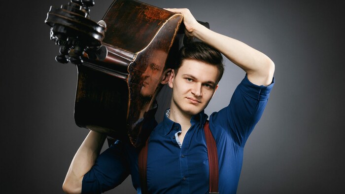 Bassist Dominik Wagner spielt mit den Stars von Morgen am Freitag