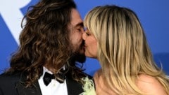 Tom Kaulitz und Heidi Klum bekamen im Liebes-Urlaub auf St. Barth ein schlüpfriges Angebot. (Bild: APA/AFP/Stefano Rellandini)