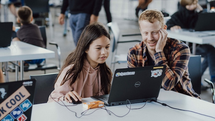 Beim Ars Electronica-Festival in der Postcity in Linz ist Dynatrace mit CoderDojo mit einer eigenen Lounge namens KI Zauberwerkstatt dabei. „Ein Herzensprojekt von mir“, sagt Sok-Kheng Taing.