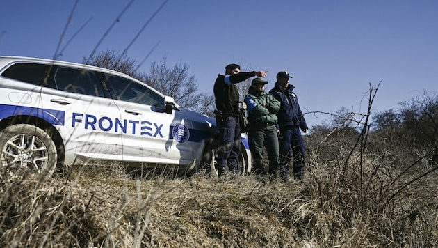 Die EU-Grenzschutzbehörde steht immer wieder für ihre Methoden in der Kritik. (Bild: AFP)
