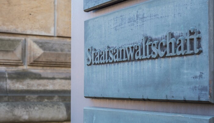 Die Betrügerin gab sich als Staatsanwältin aus.