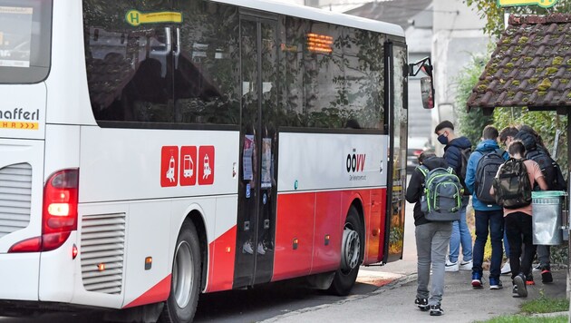 Vielerorts werden die Schüler am Montag mit dem Bus zum Unterricht fahren können. In Dimbach muss noch nach einer Lösung gesucht werden. (Bild: Dostal Harald)