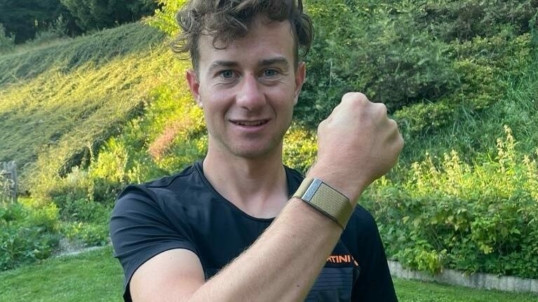 Skibergsteiger Christoph Hochenwarter ist m Whoop-Armband begeistert.