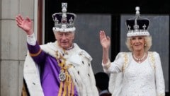 König Charles und Königin Camilla bei der Krönung im Mai 2023 (Bild: APA/AP Photo/Frank Augstein)