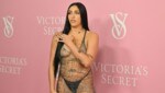 Lourdes Leon hat keine Angst vor Blöße ... (Bild: APA/AFP/ANGELA WEISS)