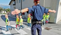 Langsamer fahren und besonders auf Kinder achten – das gilt nicht nur am Schulanfang. (Bild: Christof Birbaumer)