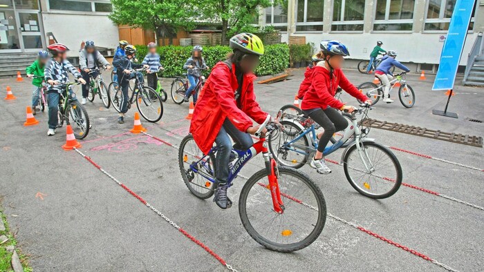 Ob Fahrrad oder E-Scooter: Ein Helm ist dabei Pflicht!