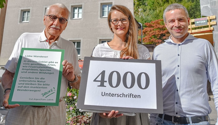 Richard, Karin und Michael Labek (von links) kämpfen seit vielen Monaten um den Erhalt der ...