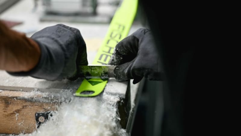 In Ried im Innkreis werden bei Fischer die Langlauf-Rennskier und die technisch schwierigen Alpin-Modelle produziert. (Bild: Markus Wenzel)