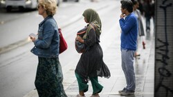 Ein Eilantrag zum Trageverbot von Abayas wurde abgelehnt. (Bild: AFP )