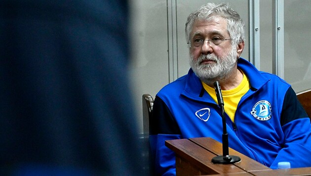 Ihor Kolomojskyj ließ Wolodymyr Selenskyj groß werden und förderte ihn. Nun steht der Oligarch vor Gericht. (Bild: APA/AFP/SERGEI CHUZAVKOV)