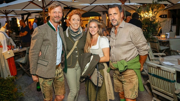 Max Mayr-Melnhof mit Simone, Verena und seinem Wirtschaftsführer Frank Diehl.