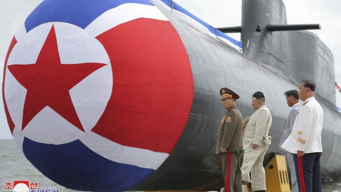 Nordkoreas Diktator Kim Jong Un bei der Einweihung seines ersten einsatzfähigen taktischen ...