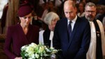 Der Auftritt am ersten Todestag von Queen Elizabeth II. fällt dem Prinzenpaar von Wales sichtlich schwer. (Bild: APA/AFP/POOL/TOBY MELVILLE)