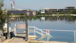 An diesem Badesee in Kalsdorf verunglückte der Grazer Anwalt. (Bild: Christian Jauschowetz)