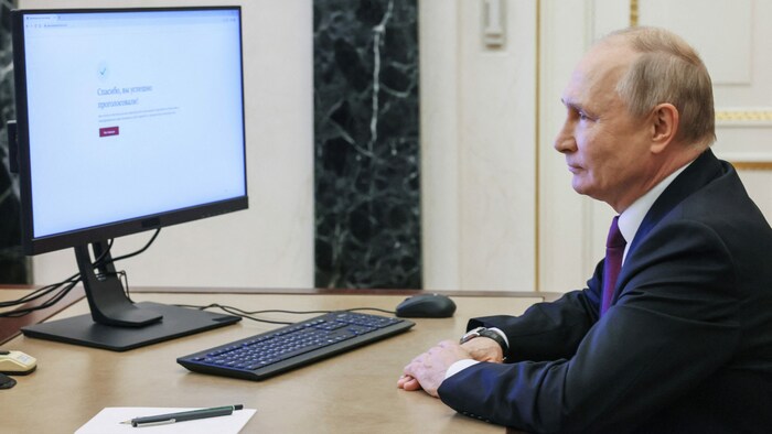 Auch Putin gab bereits seine Stimme ab - per Online-Votum.