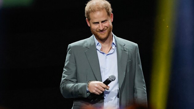 Prinz Harry eröffnete am Samstagabend die „Invictus Games“ in Düsseldorf. (Bild: APA/AFP/Odd ANDERSEN)