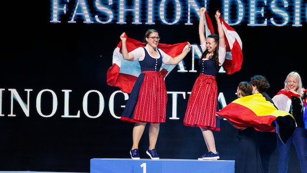 Gold: Lisa Lintschinger und Anna Maria Theurl, Modetechnologie (Bild: Florian Wieser)