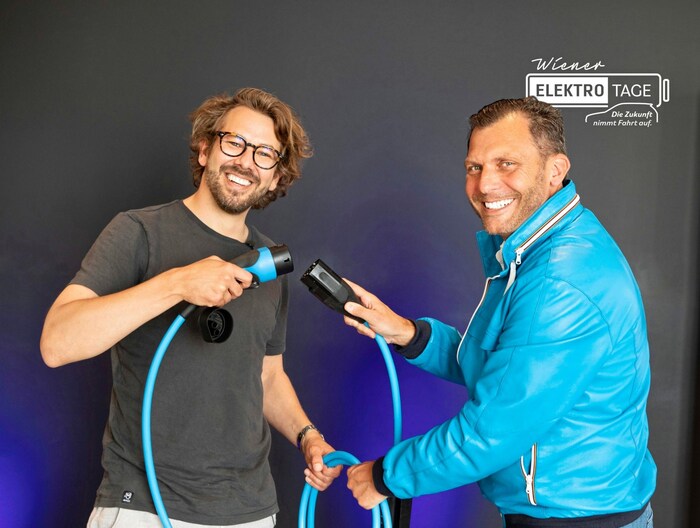 Charts-Stürmer LEMO (li.) mit Andreas Martin, CEO von Porsche Media & Creative, tritt bei den ...