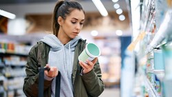 Viele Kunden vertrauen einem Markenzeichen, das oft aber leider nur das Blaue vom Himmel verspricht. So erkennen Sie, ob es sich um Wahrheit oder geschicktes Marketing handelt. (Bild: drazen zigic - stock.adobe.com)