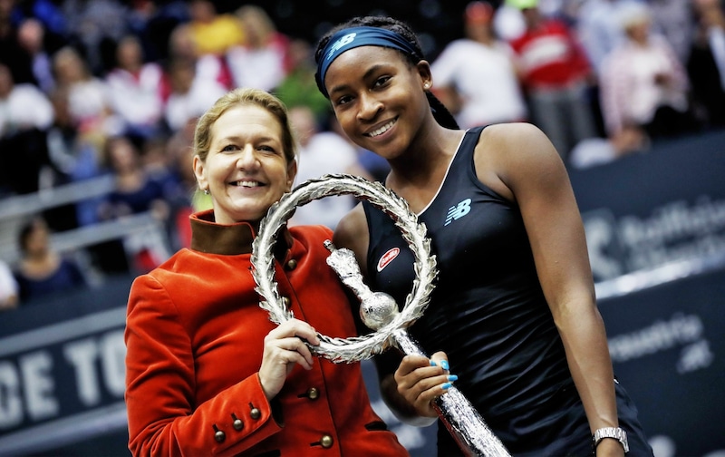 Upper-Austria-Ladies-Turnierchefin Sandra Reichel mit Coco Gauff. Es ist aber fraglich, ob man solche Bilder auch über die im Jänner 2025 geplante 34. Auflage des Turniers in Linz hinaus sehen wird? (Bild: GEPA pictures)