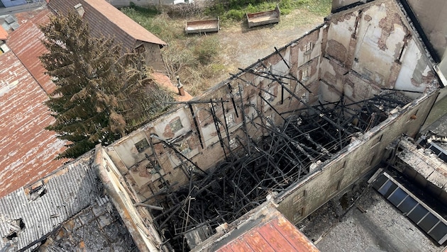 Der Großbrand verursachte gewaltige Schäden an der Rösselmühle (Bild: RöMü GmbH/Birgit Leinich )