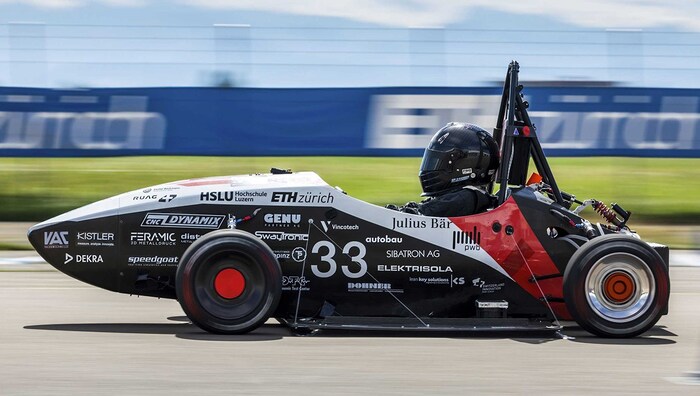 Das E-Fahrzeug „mythen“ brauchte nur 12,3 Meter und 0,956 Sekunden, um 100 km/h zu erreichen.