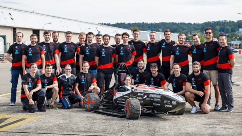 Das Team des Akademischen Motorsportvereins Zürich (Bild: ETH Zürich/Alessandro Della Bella)