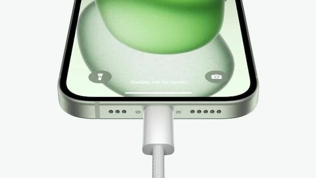 Apple verbaut bei seinem neuen iPhone 15 erstmals einen USB-C- statt des bisherigen Lightning-Anschlusses. (Bild: Apple)