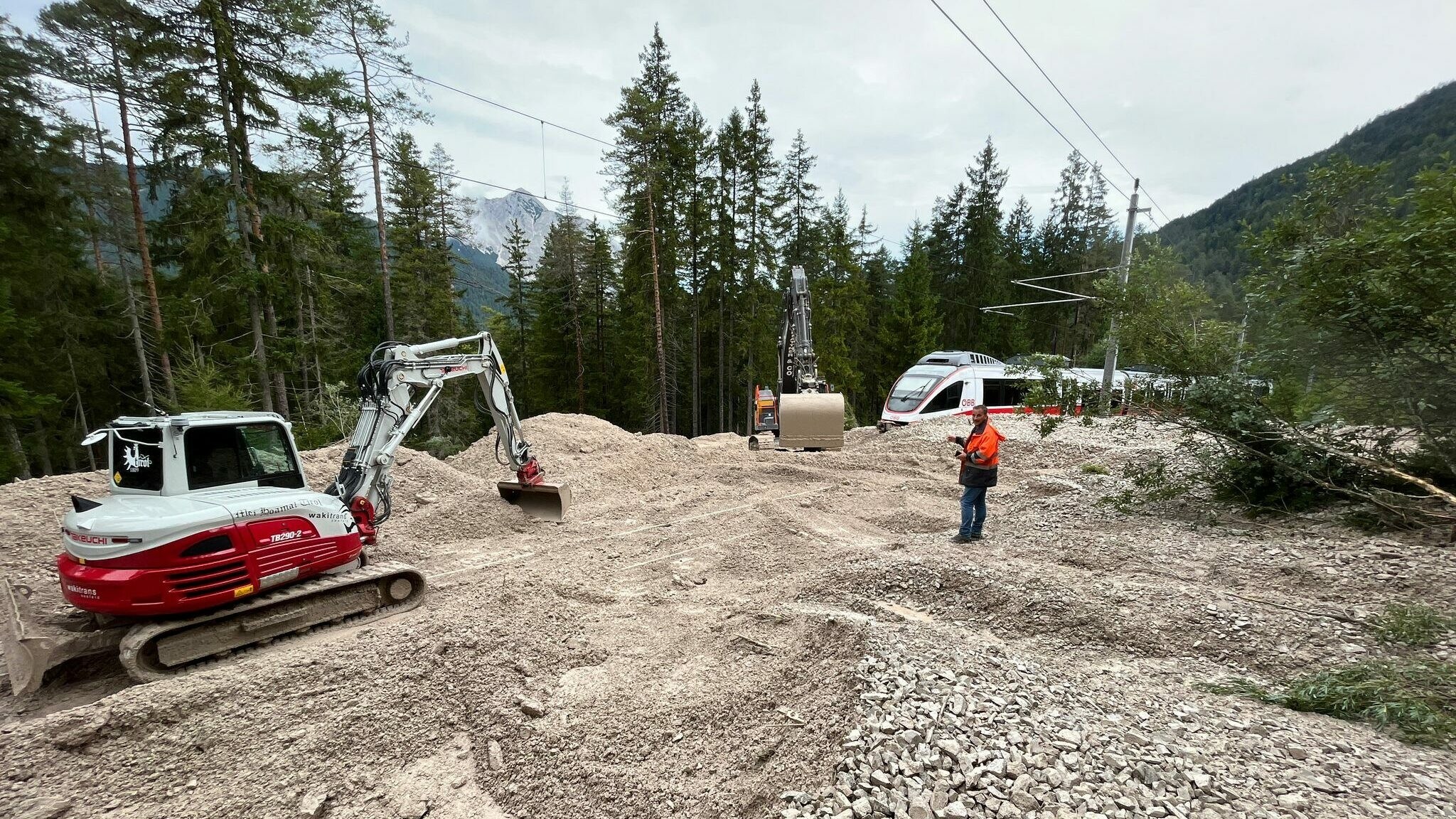 Schäden behoben - Nach Mure: Karwendelbahn fährt ab Dienstag wieder |  krone.at