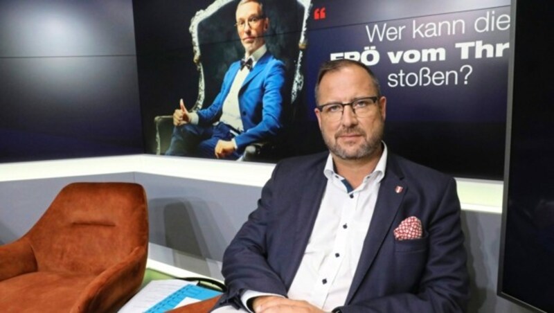 Christian Hafenecker attestiert den anderen Parteien: „Wenn es um Macht geht, dann wird den anderen auch die FPÖ recht sein.“ (Bild: Jöchl Martin)