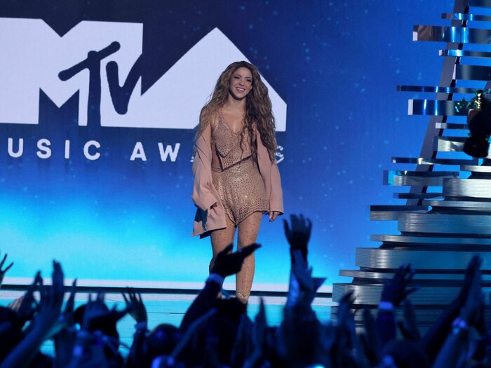 Shakira nimmt den Ehrenpreis „Video Vanguard Award“ entgegen.