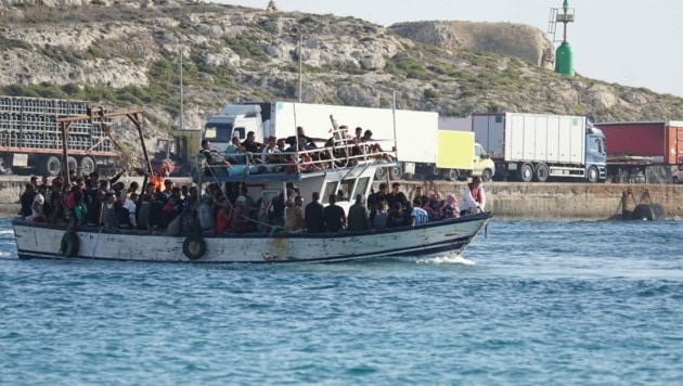 Lampedusa kann der derzeit extrem starken Migrationswelle kaum Herr werden. (Bild: Sea-Watch)
