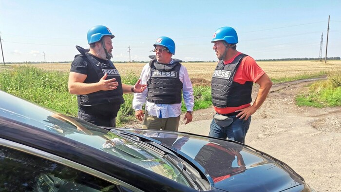 Wehrschütz und sein Team in der Ukraine