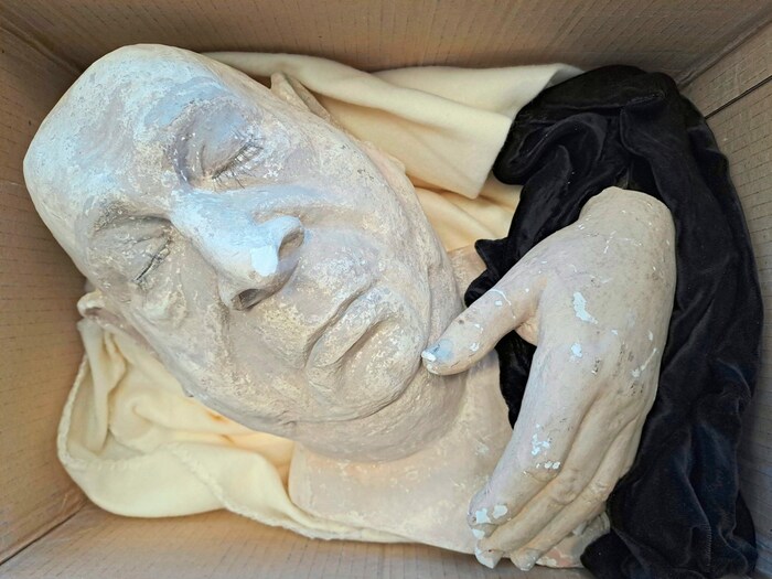 Das TheaterServiceKärnten bewart die Totenmaske Georg Buchers (1905-1972) auf. Er hatte die ...