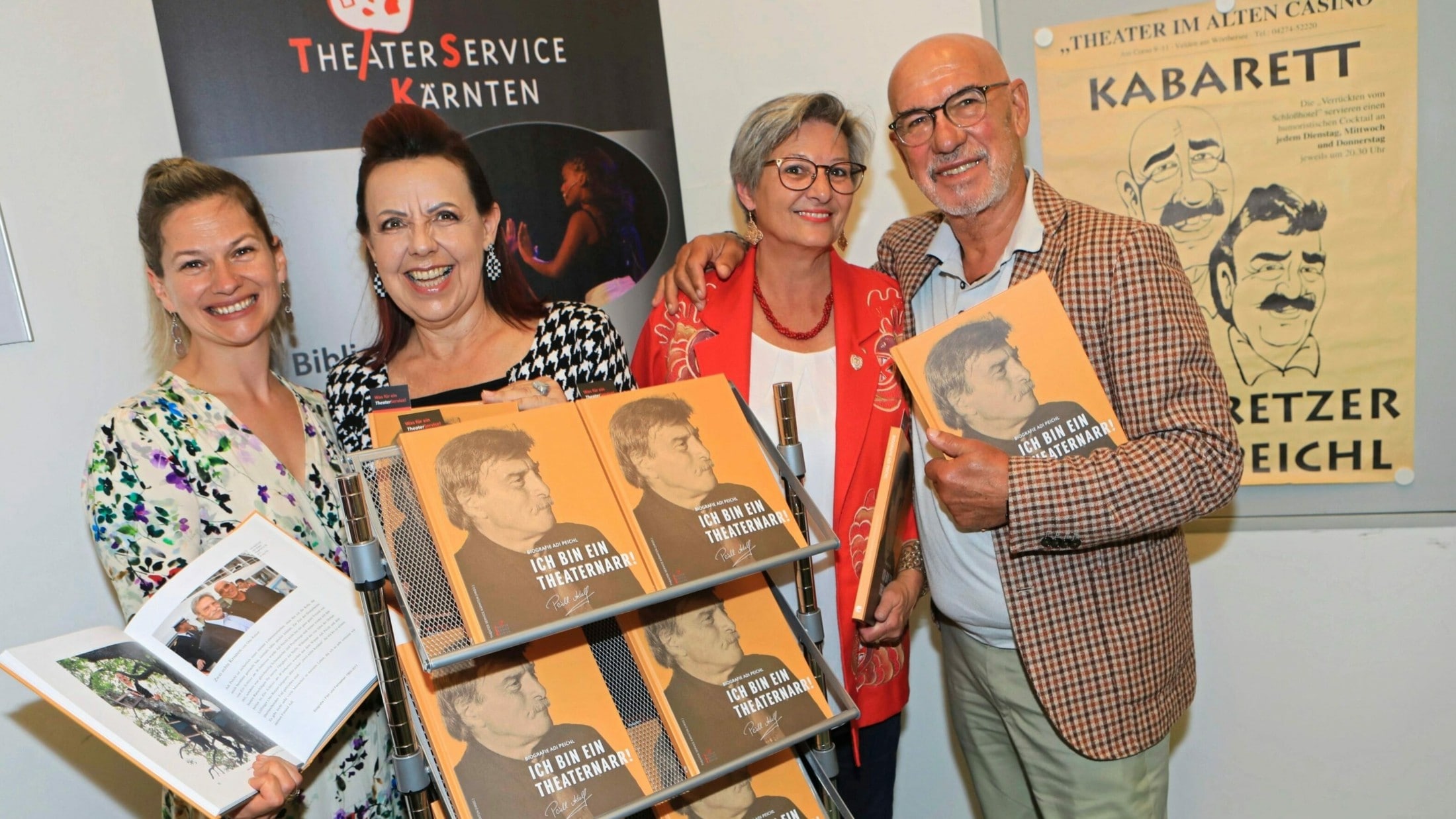 Claudia Peichl und Otto Retzer mit Theresa Thum und Beatrix Erlacher-Heinzl bei der ...