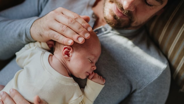 Der Softwarekonzern SAP hat angekündigt, ab dem kommenden Jahr in Deutschland Väter und alle anderen Partner ab der Geburt ihres Kindes sechs Wochen bezahlt freizustellen. (Bild: Halfpoint - stock.adobe.com)
