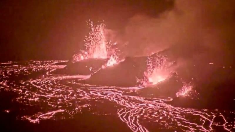 Der Ausbruch des Vulkans Kilaueas, der seit Sonntag Lava spuckt (Bild) sorgt für dicke Luft auf Hawaii. (Bild: kameraOne (Screenshot))