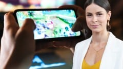 „Ich bin nicht gefährdet, spielsüchtig zu sein - ich glaube, ich bin spielsüchtig“, sagt Sängerin Lena Meyer-Landrut. (Bild: Daniel Karmann/dpa, stock.adobe.com, Krone KREATIV)