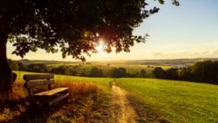 Für Samstag und Sonntag prognostizieren Meteorologen Temperaturen von bis zu 29 Grad mit nur wenigen Wolken. (Bild: GD schaarschmidt - stock.adobe.com)