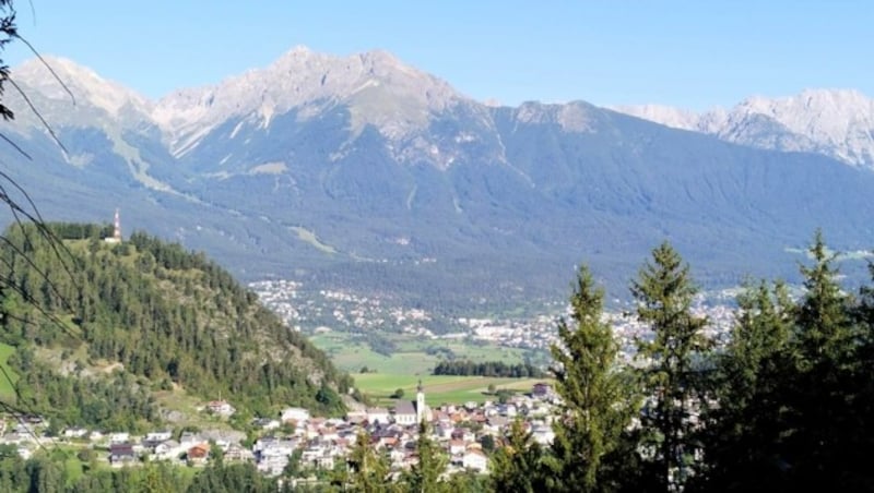 Blick beim Aufstieg über Arzl nach Imst. (Bild: Peter Freiberger)